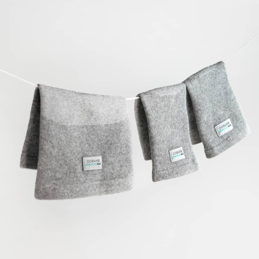 Bamboo compression wear on clothesline